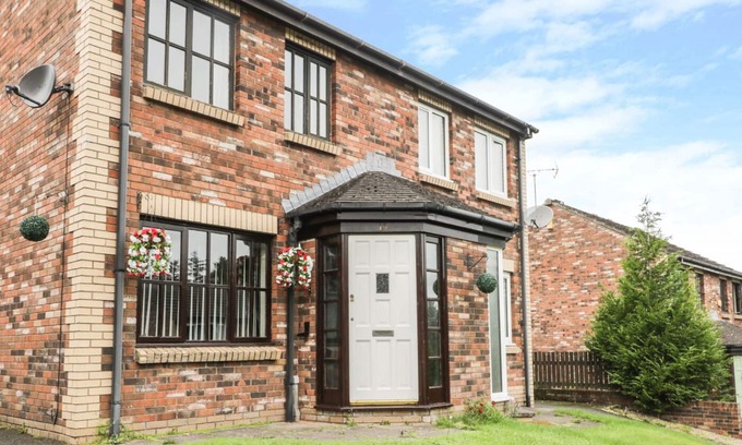 Wing House | HADRIAN'S LODGE, family friendly, with a garden in Brampton, Cumbria