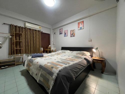 Wua Lai Apartment | Haiya Guesthouse room 4 - Private Bathroom Outside the room