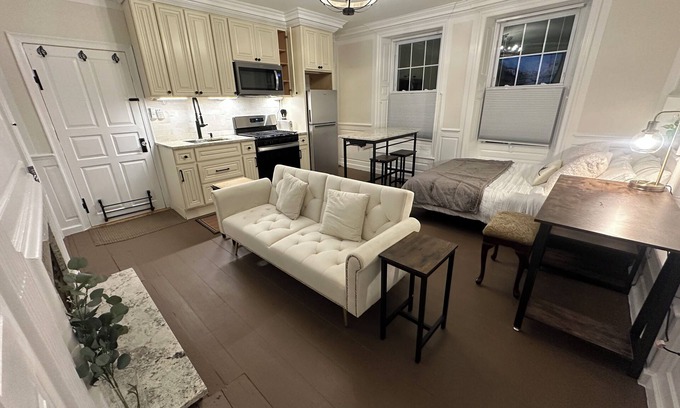 Exeter Apartment | Hale Loft w/kitchen, bath, laundry next to PEA