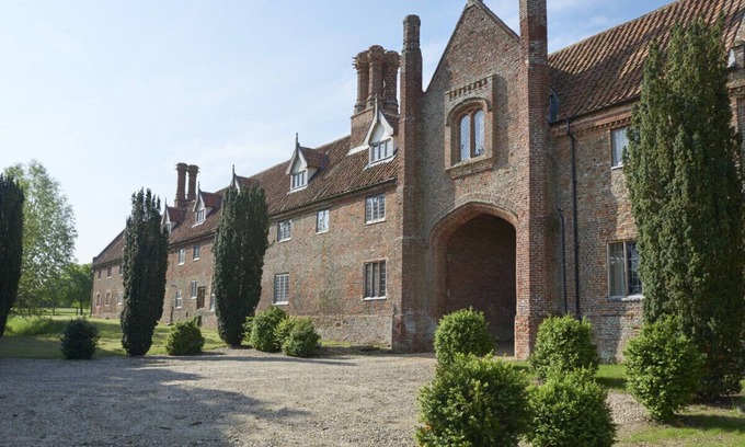 Hales House | Hales Hall, The Gatehouse & The Cottage