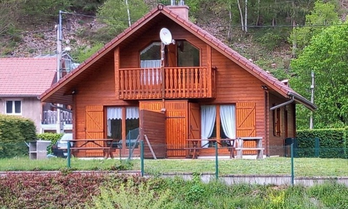 Plainfaing Ski Chalet | Half chalet just a stone's throw from the Confiserie des Hautes Vosges!