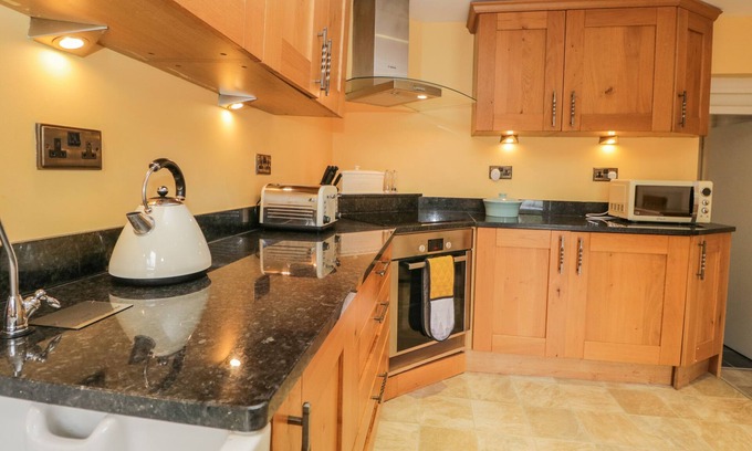 Bretherdale House | HALF ISLAND HOUSE, pet friendly, with open fire in Sedbergh