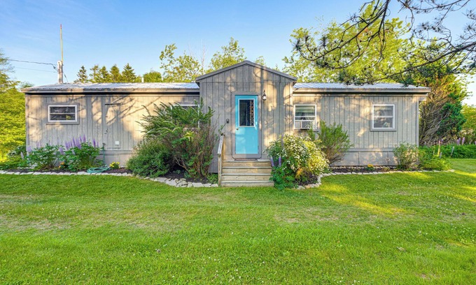 Roque Bluffs Cottage | Half-Mi to Roque Bluffs State Park: Quaint Cottage