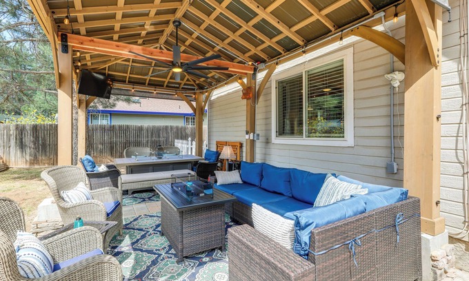 Mountainaire House | Half-Mi to Trails: Pet-Friendly Home in Flagstaff!