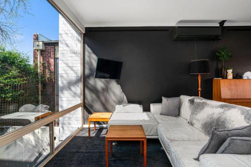 Adelaide Central Business District House | Halifax Muse Pet Friendly Townhouse