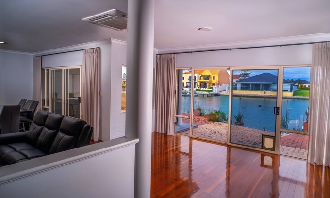 Halls Head Apartment | Halls Head property