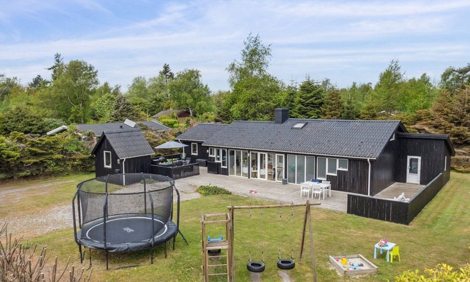 Bøtø By House | "Hallveig" - 1.1km from the sea by Interhome