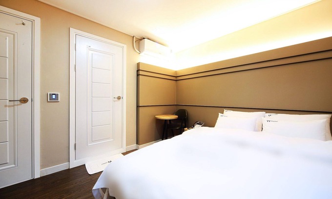 Haman Hotel | Haman W