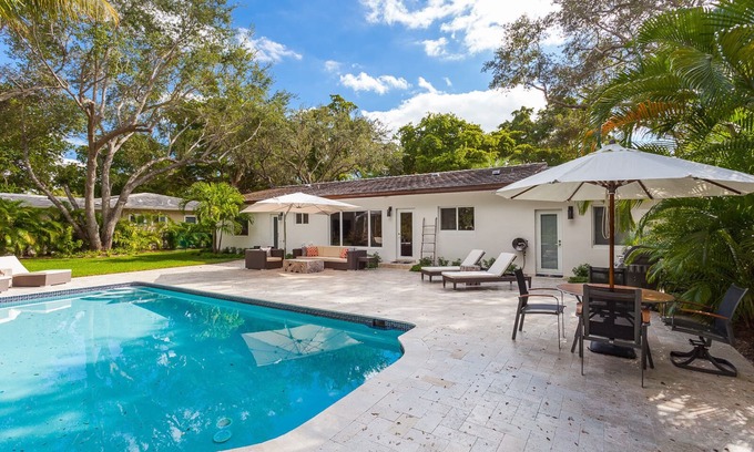 Southwest Coconut Grove House | Hamilton House - 3 bedrooms and 2 bathrooms