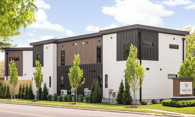 Traverse City Apartment | Hamilton Place | Bayside Building | 4 Units
