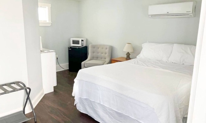 Hampton Apartment | Hampton Beach Suite | Mins to Maine | Pet Friendly