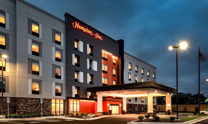 Baltimore Hotel | Hampton Inn Baltimore Bayview Campus