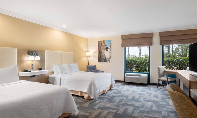 North Charleston Hotel | Hampton Inn Charleston-North