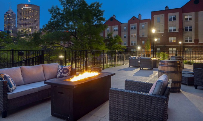 Downtown Indianapolis Hotel | Hampton Inn Indianapolis Downtown IUPUI