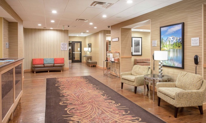 Lone Tree Hotel | Hampton Inn & Suites Denver/South-RidgeGate