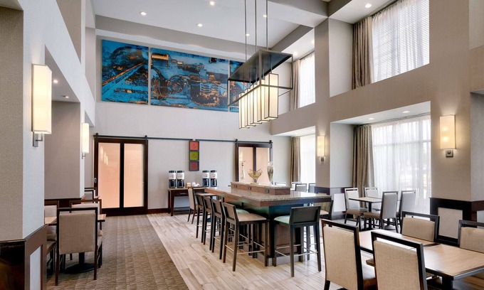 Burleson Hotel | Hampton Inn & Suites Ft. Worth-Burleson