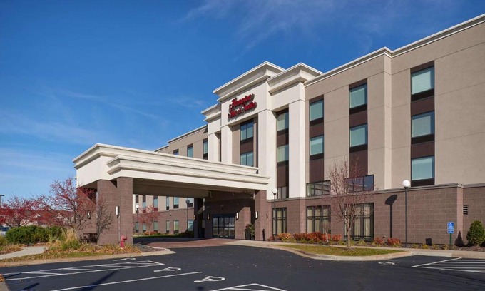 Rogers Hotel | Hampton Inn & Suites Rogers