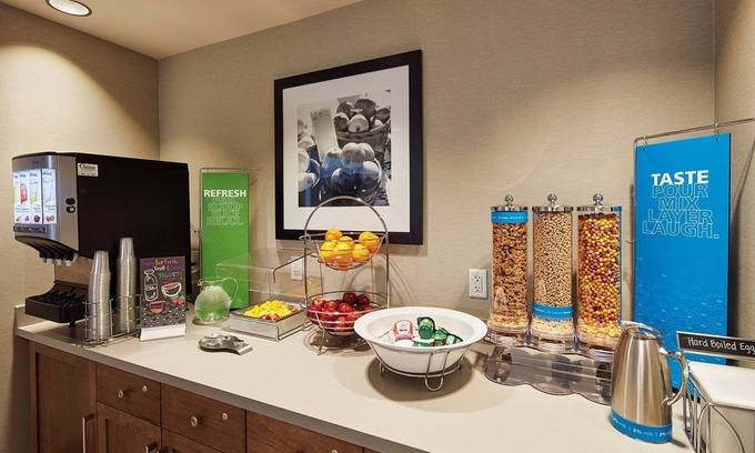 East Sacramento Hotel | Hampton Inn & Suites Sacramento at Csus