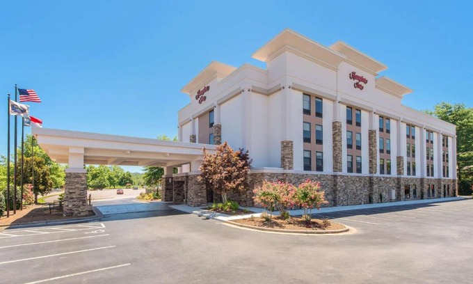 Wilkesboro Hotel | Hampton Inn Wilkesboro