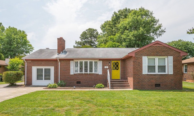Newport News House | Hampton Launch Pad! Perfect for every trip!