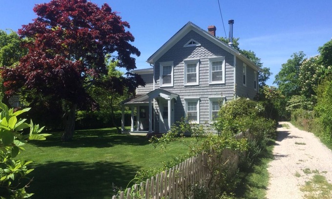 Amagansett Other | Hamptons 19th C farmhouse a block from ocean beaches and a short walk to village