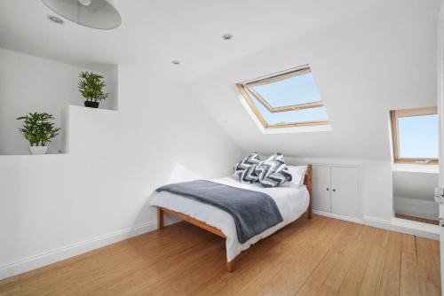 Hanger Hill Apartment | Hanger Lane Hububb Stay