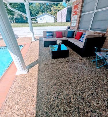 Silsbee House | Hangout Haven - Soak, Play, Relax