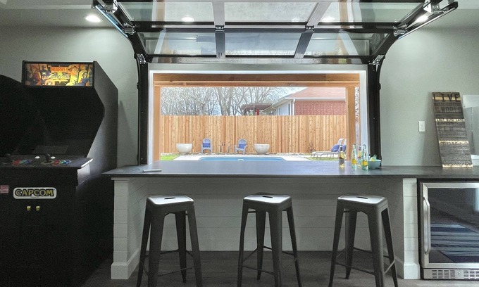 Pflugerville House | Hangout with Pool, Game Room and 7 Bedrooms