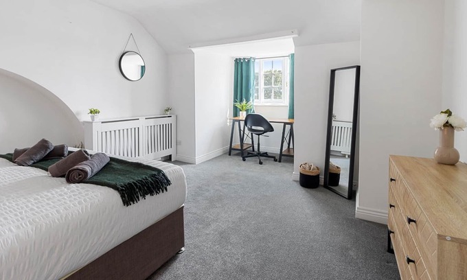 Exeter Apartment | Hansdon Place by Staytor Accommodation