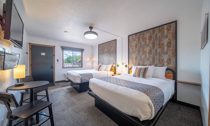 Pinnacles Entrance Badlands Hotel | Hansen Inn & Cabins, Room, Double Queen, Ground Floor, No Pets, No Smoking