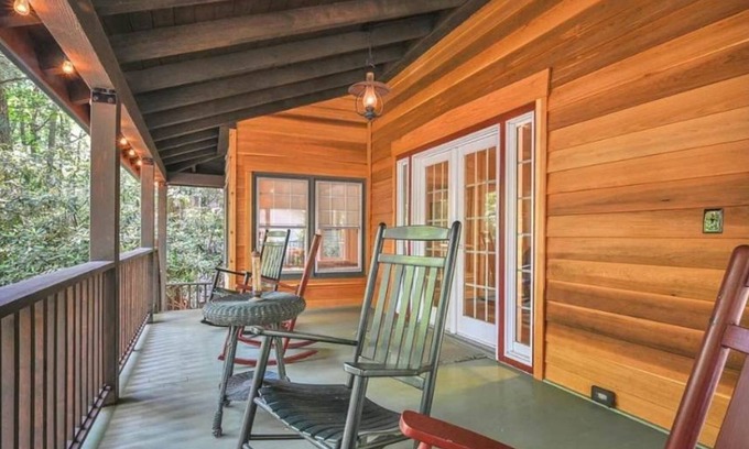 Mount Gretna Cottage | Happy on Harvardn