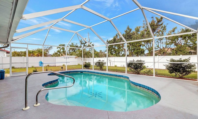 Englewood East Villa | Happy Place, full refund*, heated pool, sleeps 6