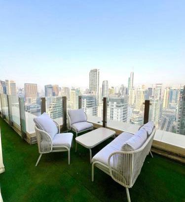 Dubai Marina Apartment | Happy Season - Large Terrace- Panoramic View - 2BR JBR Pool Beach