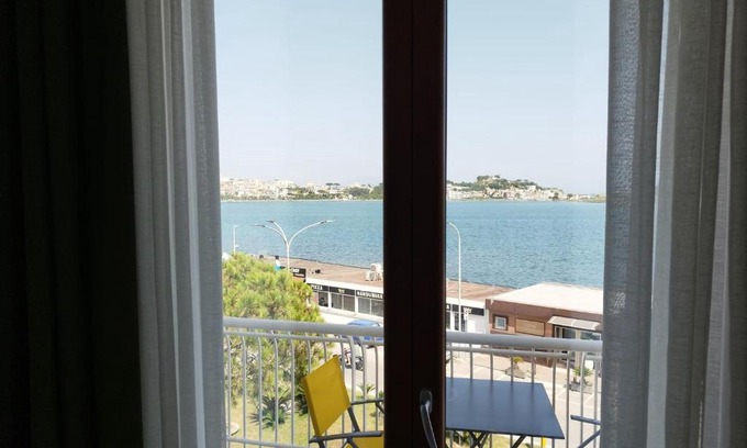 Bacoli Bed & Breakfast | HAPPYROOMS