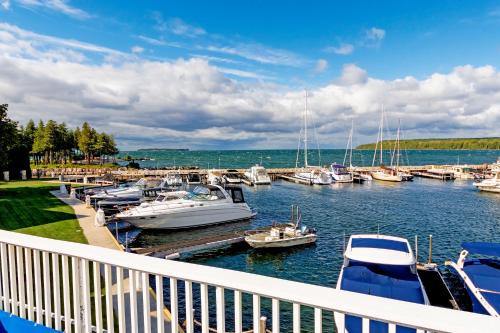 Fish Creek Hotel | Harbor Guest House