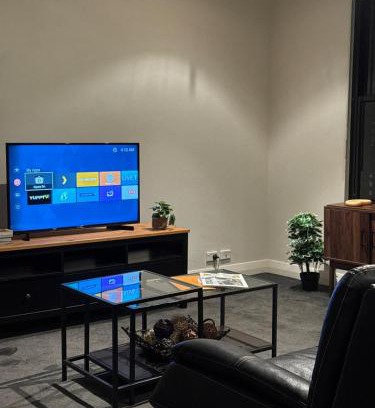Pyrmont Apartment | Harbour Front - 1min to ICCC, Casino - Parking, Office WFH Setup, Pool, Gym