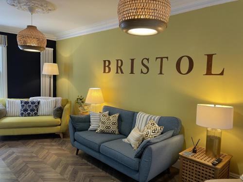 Clifton Apartment | Harbour House Bristol Entire townhouse with harbour views, sleeps up to 7 people