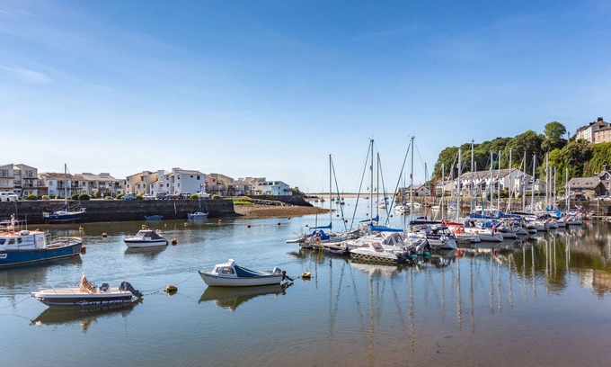 Porthmadog House | HARBOUR VIEW, pet friendly, country holiday cottage in Porthmadog