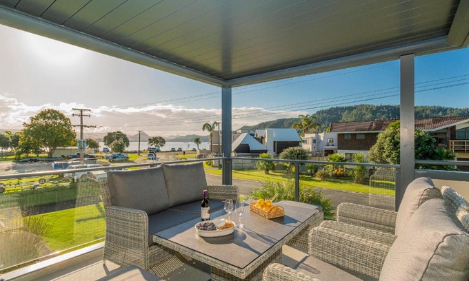 Whangamata House | Harbour View - Whangamata Holiday Home