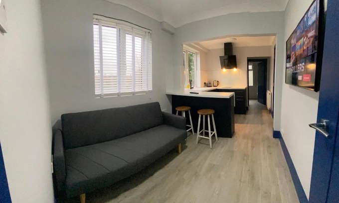 King's Lynn Cabin | Harewood Lodge - Single and Double Rooms Self Serve Apartment