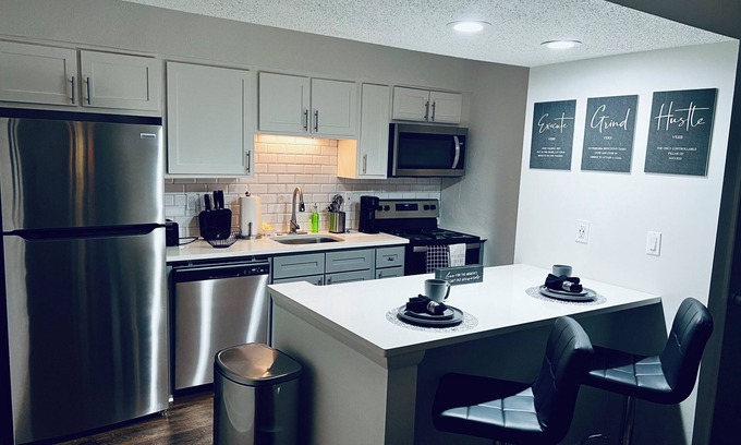 Huntsville Apartment | Harmonious Character & Comfort