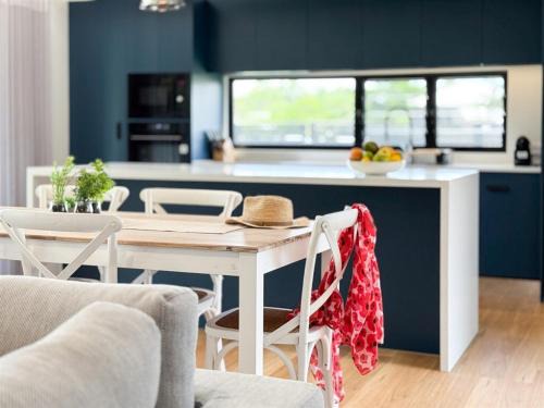 Mission Beach House | Harper