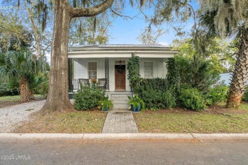 Northwest Quadrant House | Harrington House- Short Walk to Downtown