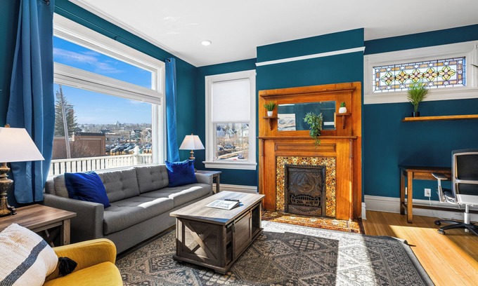 East Hillside Apartment | Harris House | Suite 3 | On Medical Campus