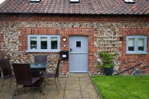 Barney House | Harvey Cottage