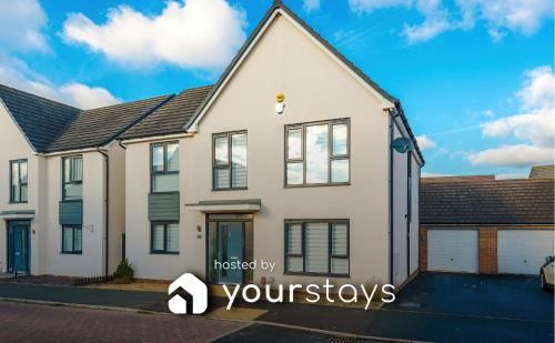 Stoke-on-Trent House | Hasting's House by YourStays - 3 Bedroom House in Stoke-on-Trent