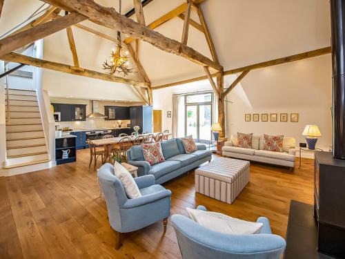 Shefford Woodlands House | Hatchers Barn - Uk42080