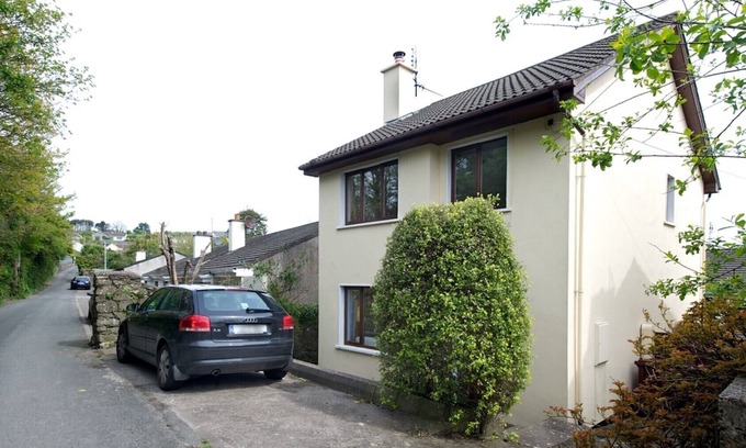 Kinsale Apartment | Hatters Garden Holiday Home