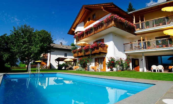 Tirolo Bed & Breakfast | Haus Rosengarten