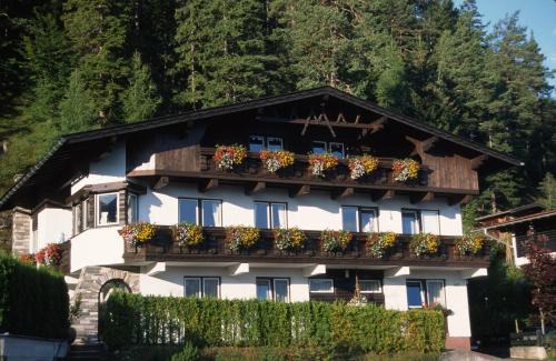 Seefeld in Tirol Apartment | Haus Salzburg
